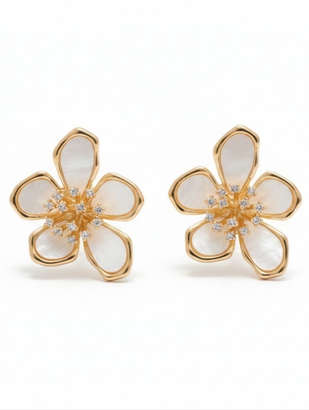 🤍▪️Piper K ▪️Beautiful Floral Cubic Zirconia  Gold White Flower Stud  Earrings